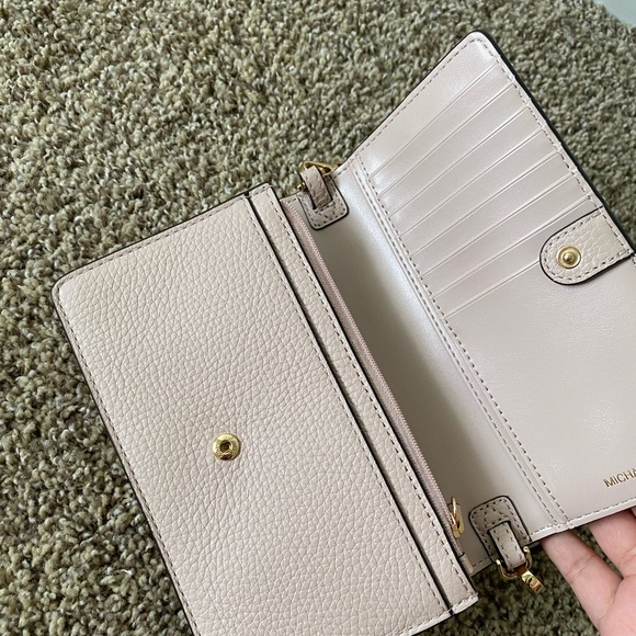 Michael Kors nude crossbody bag - Picture 5 of 6